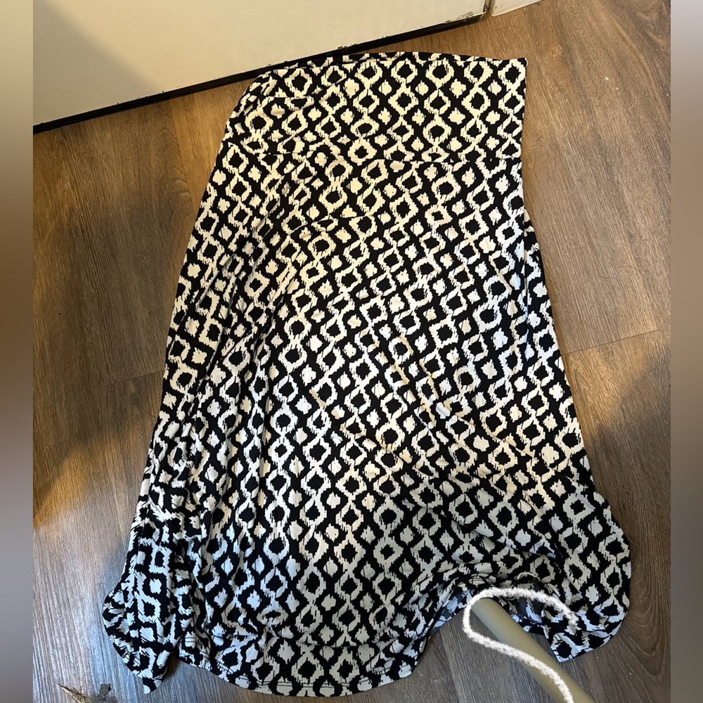 LulaRoe Black and White Geometric Skirt